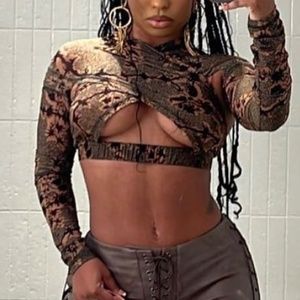 KNWLS cross over strap crop top